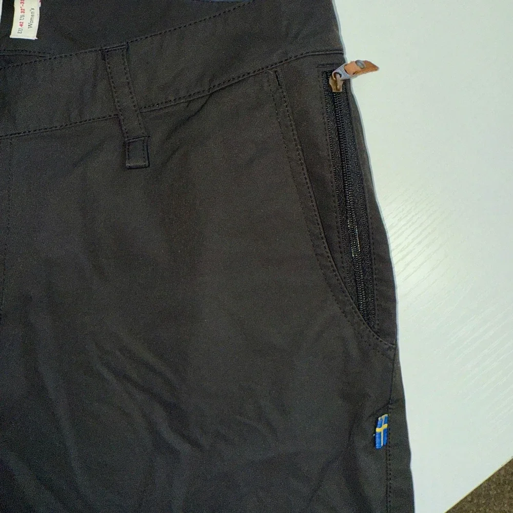 Fjallraven Womens High Coast Trail Shorts Black Hiking Outdoor EU‎ 42 US 32-33